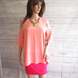 NWT - VINCE CAMUTO blouse - sz S - MSRP $69.00